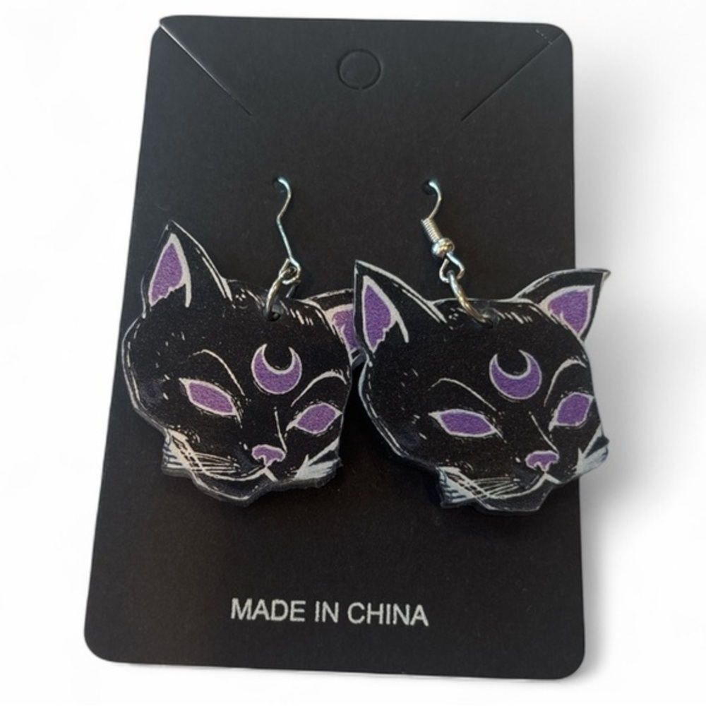 🖤 Black Cat Moon Earrings | Halloween Witchy Goth Aesthetic 🖤 - Picture 1 of 1